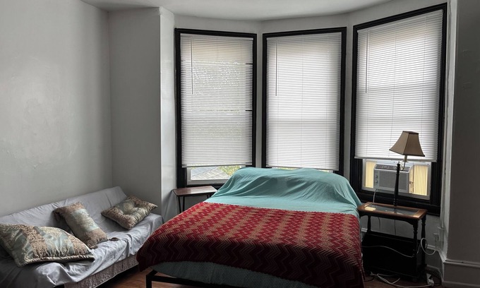 Glenwood Apartamento | 1 bedroom apartment across from Temple Hospital