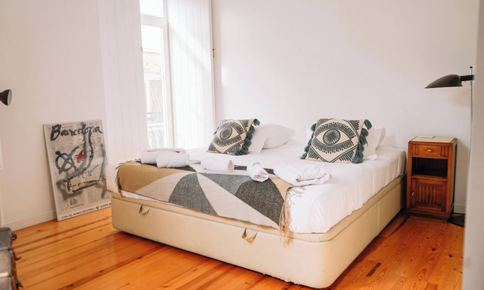 Sao Cristovao e Sao Lourenco Apartamento | 1 Bedroom Apartment at Baixa Chiado