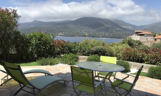 Propriano Apartamento | Apartamento de 1 dormitorio en villa, tranquilo, vista al mar, cerca de playas y centro de la ciudad