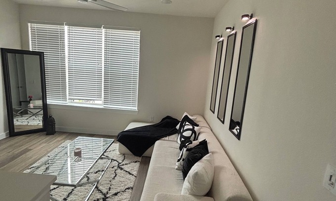 Downtown Houston Apartamento | 1-bedroom apartment with fitness room and AC in phenomenal downtown Houston