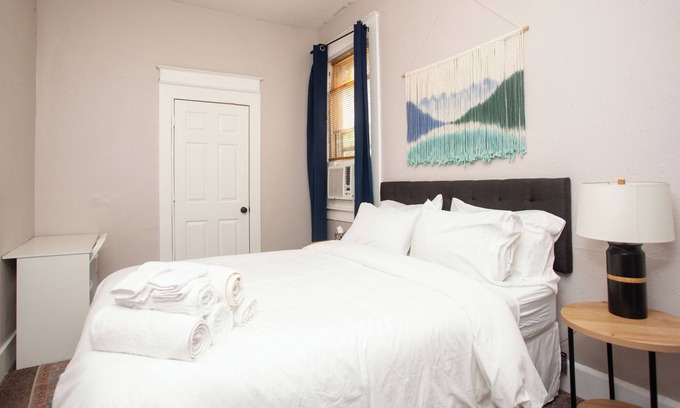 Evergreen Apartamento | 1 Bedroom Apt in Lively Midtown - 10 mins from Beale St. and the Riverfront!