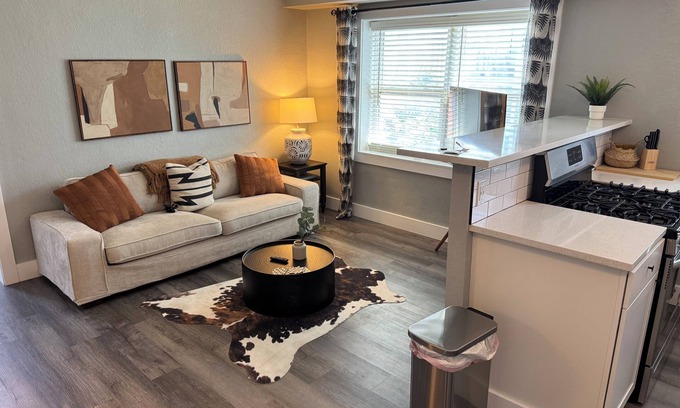 Country Club Plaza Area Apartamento | 1 Bedroom Condo on the Plaza 41