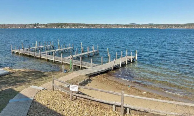 Laconia Cabaña | 1 bedroom cottage steps to the beach and mooring