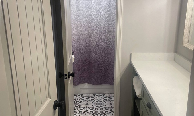 Shenandoah Condominio | 1-bedroom COZY condo in charming Baton Rouge with WiFi, AC 9 miles from LSU
