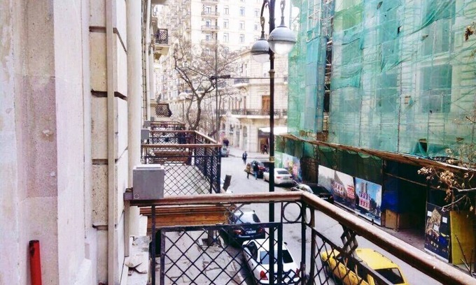 Baku Apartamento | 1 bedroom duplex apartment near Molokan Garden (heart of downtown)