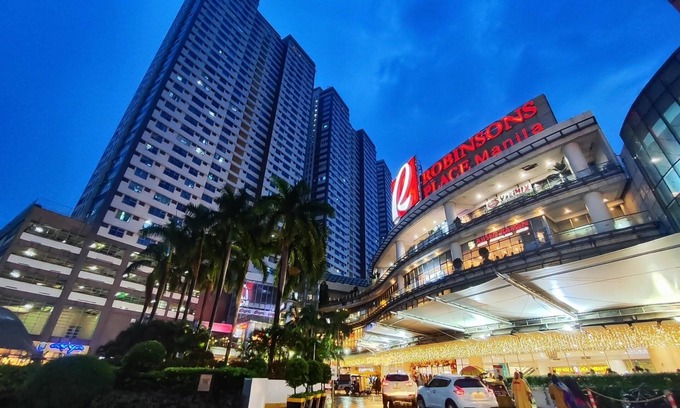 Ermita Night District Condominio | 1-bedroom fully furnished condo in beautiful Malate Manila