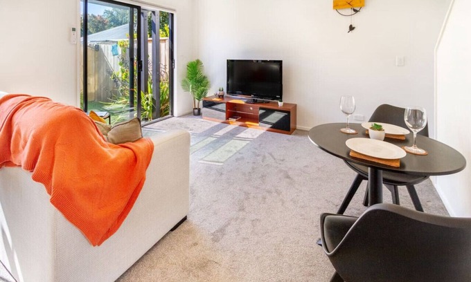 Riccarton Casa | 1 Bedroom Gem with Hagley Park at your Doorstep
