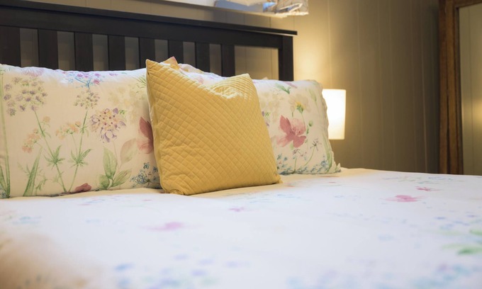 Anaconda Casa | One Bedroom Home with AC in Goosetown