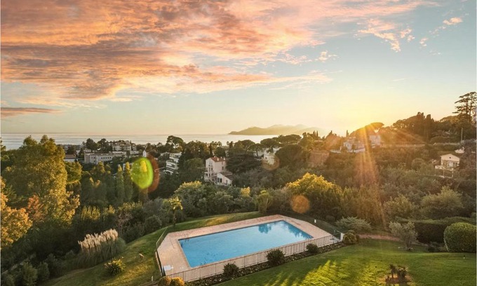 La Croix des Gardes Apartamento | 1 Bedroom Gorgeous Apartment In Cannes