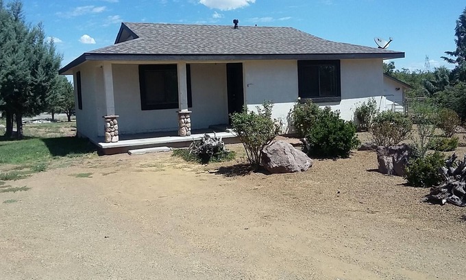 Williamson Casa | 1 bedroom guest house w/horse property