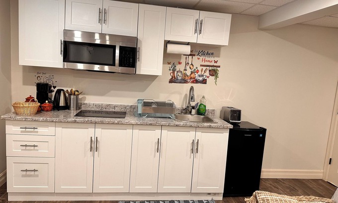 Dieppe Apartamento | 1 bedroom in-home mini apartment in Dieppe 5 min drive to the airport WIFI