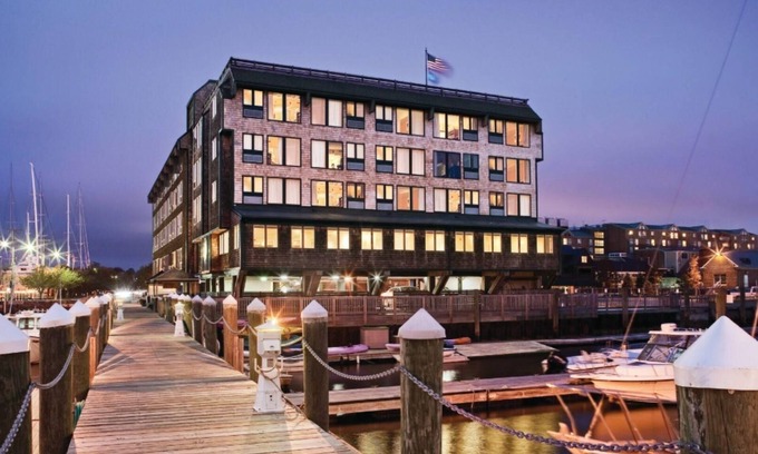 The Point Complejo | 1 Bedroom Nautical New England Escape At Wyndham Inn on Long Wharf