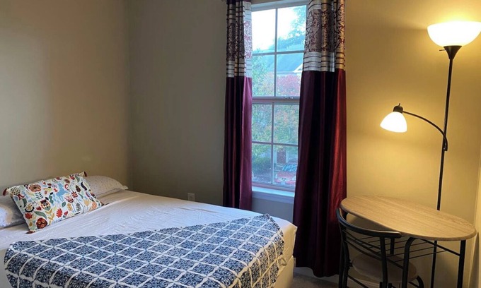 Leesburg Casa | 1 bedroom+private bath+free parking+wifi