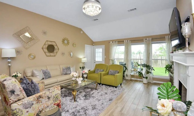 Barker Casa | 1 Bedroom | Private Home and Backyard and Deck