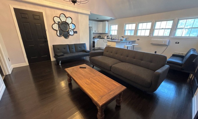 Fort Worth Casa | 1-bedroom Private Suite in Fort Worth minutes away from the Stockyards.