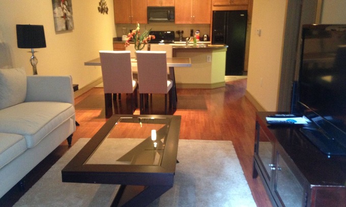 Houston Apartamento | 1 Bedroom - Residential Apartment - 2660 Augusta Dr, Houston, TX 77057
