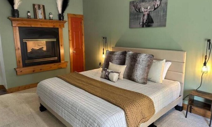 Galena Apartamento | 1 bedroom studio, pool, hot tub, sauna