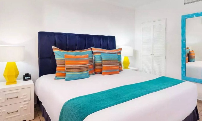 South Hotel Zone Complejo | 1 Bedroom Suite in marvelous Puerto Vallarta
