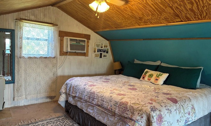 Hays County Cabaña | 1 Bedroom Vacation Cottage in San Marcos/Wimberley, TX