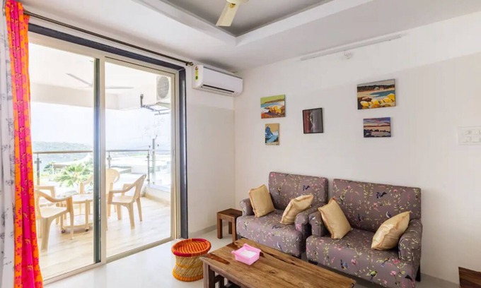 Holy Cross Colony Apartamento | 1 BHK Sunrise & Seaside Solitude