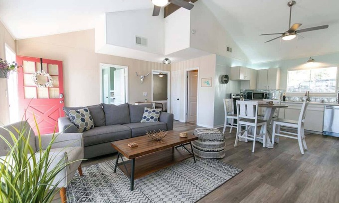 Canyon Lake Casa | Texas Charm Cottage in Canyon Lake