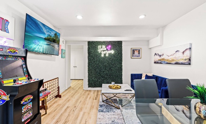 El Porto Casa | 1 Block to Beach Heaven Chic 2BD
