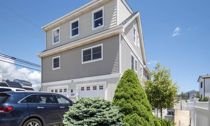 Ship Bottom Casa | 1 block to beach - Great for large / multiple families
