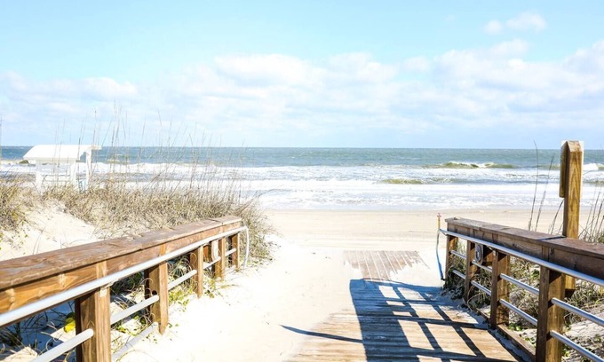 Carolina Beach Condominio | 1 Block to Beach, Restaurants & More! Anchors Away