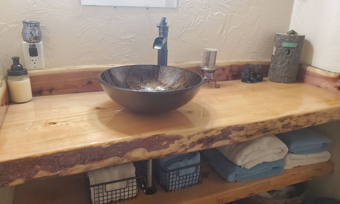 Ronan Apartamento | 1 BR apt nestled by the Rocky Mountains
