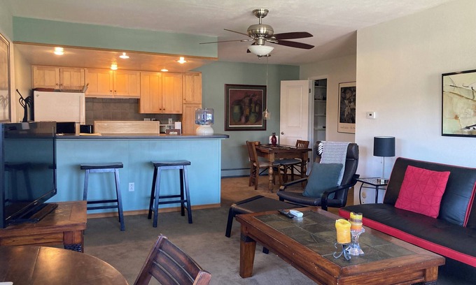 East Boulder Condominio | Excelente ubicación, cerca del centro de recuento CU N. Pocos minutos para downtow