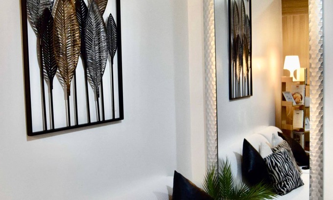 Bangkal Condominio | 1 BR Condo Apartment Close to Mall of Asia and MOA Arena