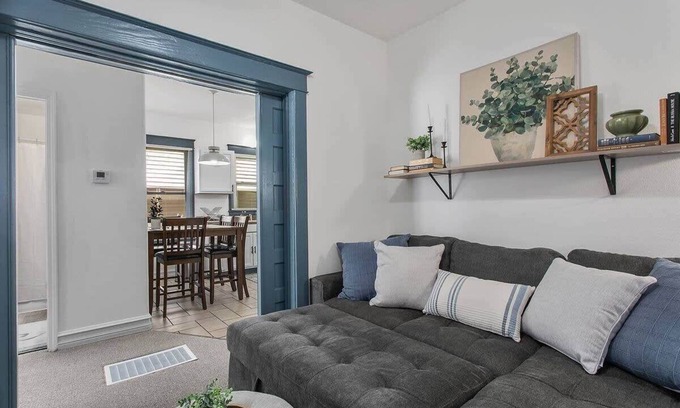 Independence Casa | 1 BR/1 BA Near Kauffman|Townhome|Cozy Bed