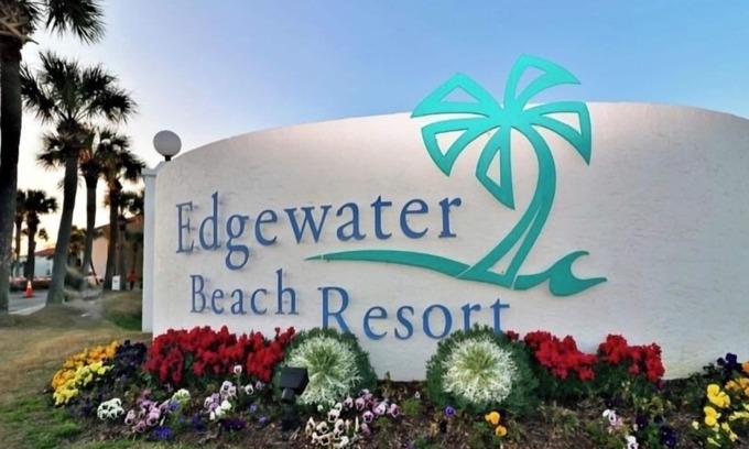 Panama City Beach Villa | 1 BR w 2 Q & Murphy Bed. Sleeps 6. 2 Baths. Gated. Free Pickleball Fitness Golf