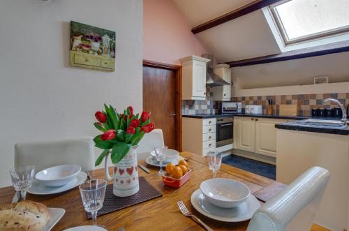 Rhyd-y-foel Apartamento | 1 Dolwen Farm Shop