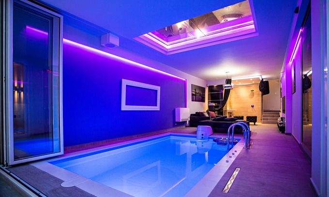 Zvezdara Villa | Villa de fiesta con piscina cubierta climatizada, spa y jardín zen