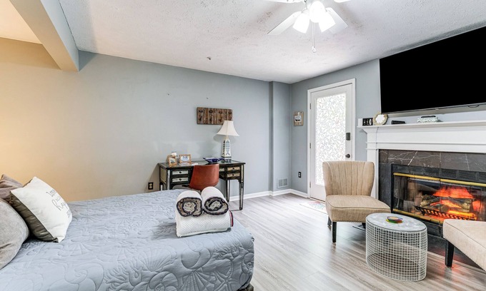 Croom Apartamento | 1 Mi to Boardwalk: Convenient North Beach Apt!