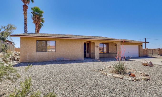 Lake Havasu City Casa | Inicio de un piso con patio, ¡lanzamiento de 1 milla para Windsor!