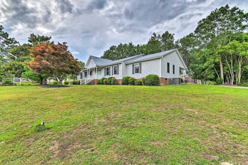 Lillington Casa | 1 Mi to Cape Fear River Pet-Friendly Retreat