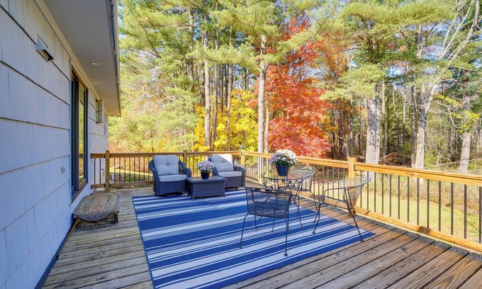 Glendale Cabaña | 1 Mi to Dtwn: Cottage w/ Large Yard in Stockbridge