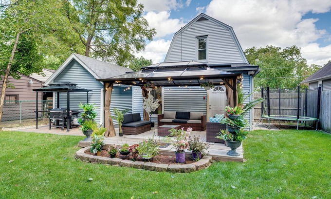 Elgin Casa | 1 Mi to Dtwn Elgin: Dutch Colonial w/Lovely Patio