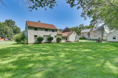Salem Apartamento | 1 Mi to Dtwn Salem Apt with Shared Yard!