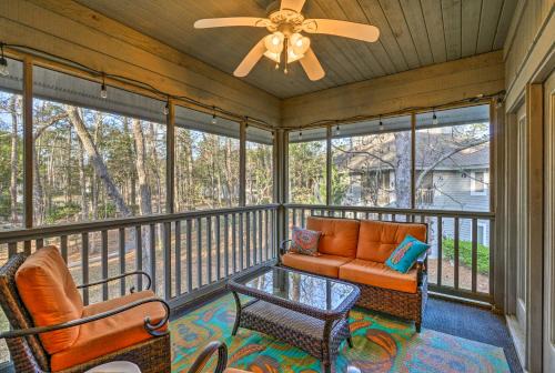 North Myrtle Beach Apartamento | 1 Mi to North Myrtle Beach Resort Condo with Porch