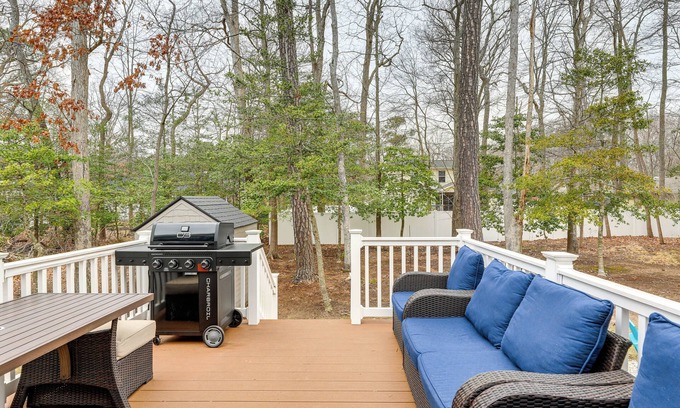 West Ocean City Casa | 1 Mi to Outlets Ocean City: Home w/ Large Yard!
