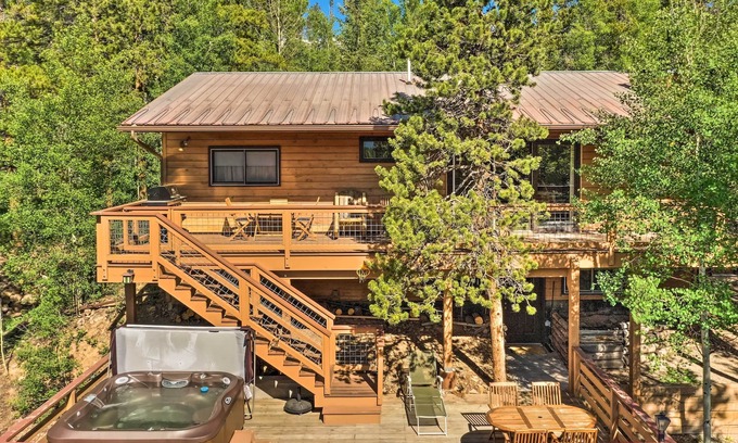 Breckenridge Casa | Impresionante Breckenridge Mtn View Home w / New Hot Tub