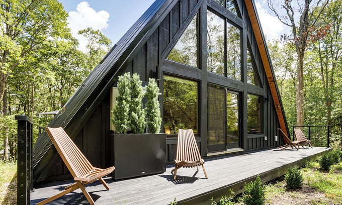 Alpine Lake Casa | 1 Mi to Resort Beach: Alpine Lake A-Frame!