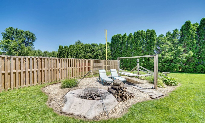 New Holland Apartamento | 1 Mi to Shops & Eats on Main St: New Holland Abode