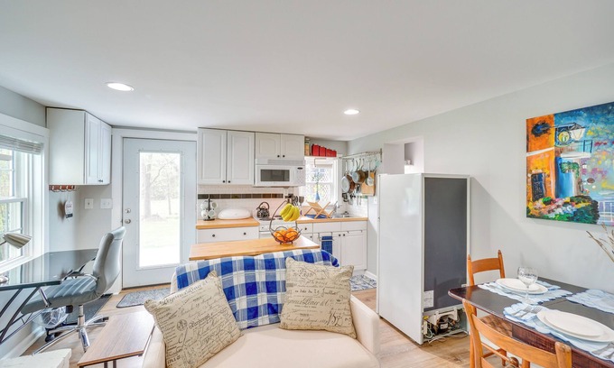 Leesburg Apartamento | < 1 Mi to Wineries: Quaint & Cozy Waterford Studio