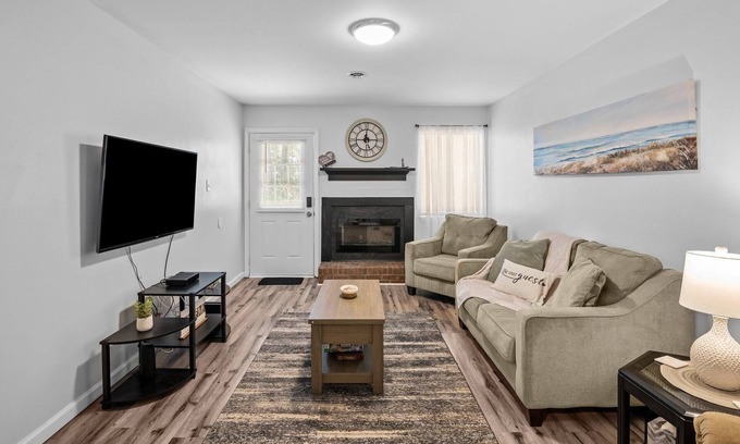 Havelock Apartamento | 1 mile to Cherry Point and 19 miles to Atlantic Beach!
