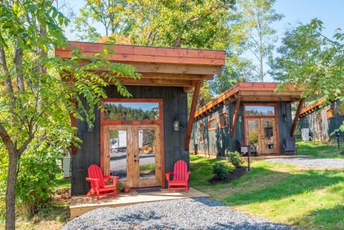West Jefferson Casa | 1 Mile to Downtown West Jefferson Camping Cabin #2