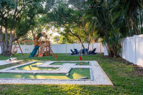 Wexford Leas Casa | 1 Mile to Honeymoon Island ~Heated Pool ~Putt Putt